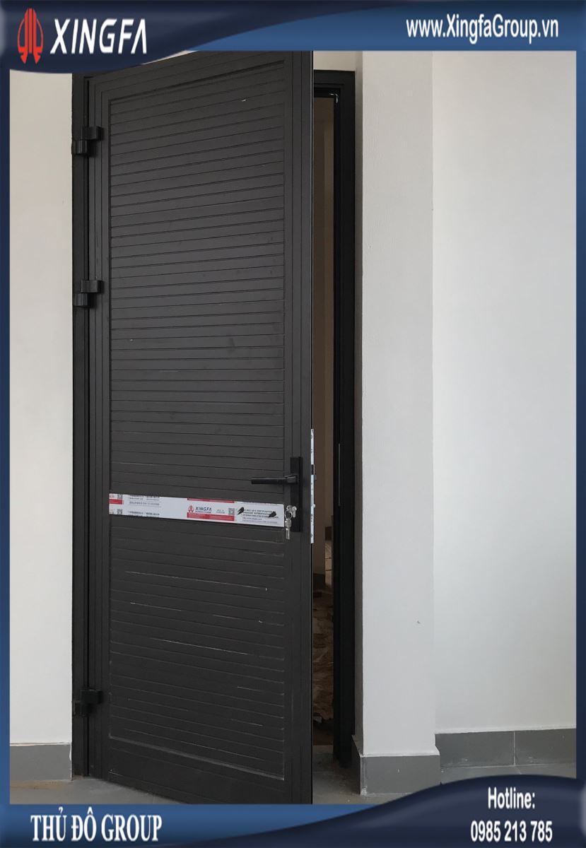 Mẫu cửa đi nhôm Xingfa sử dụng toàn bộ pano nhôm kín hết Mẫu cửa đi nhôm Xingfa sử dụng toàn bộ pano nhôm kín hết