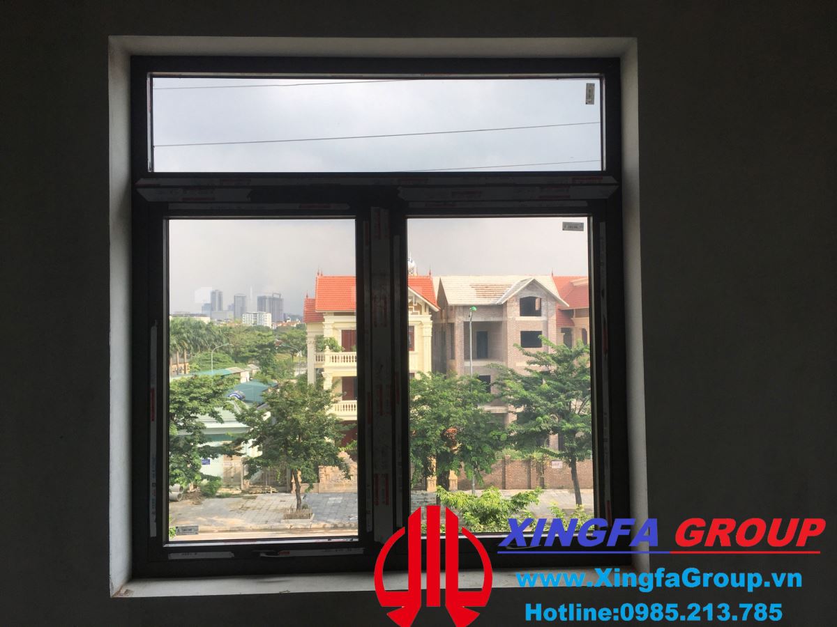 Cửa sổ tay hất hai bên