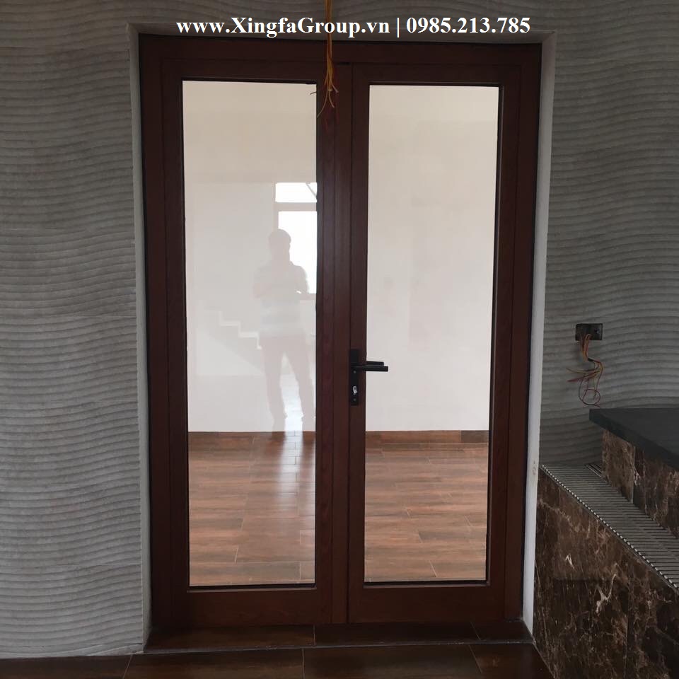 cua-di-mo-quay-van-go