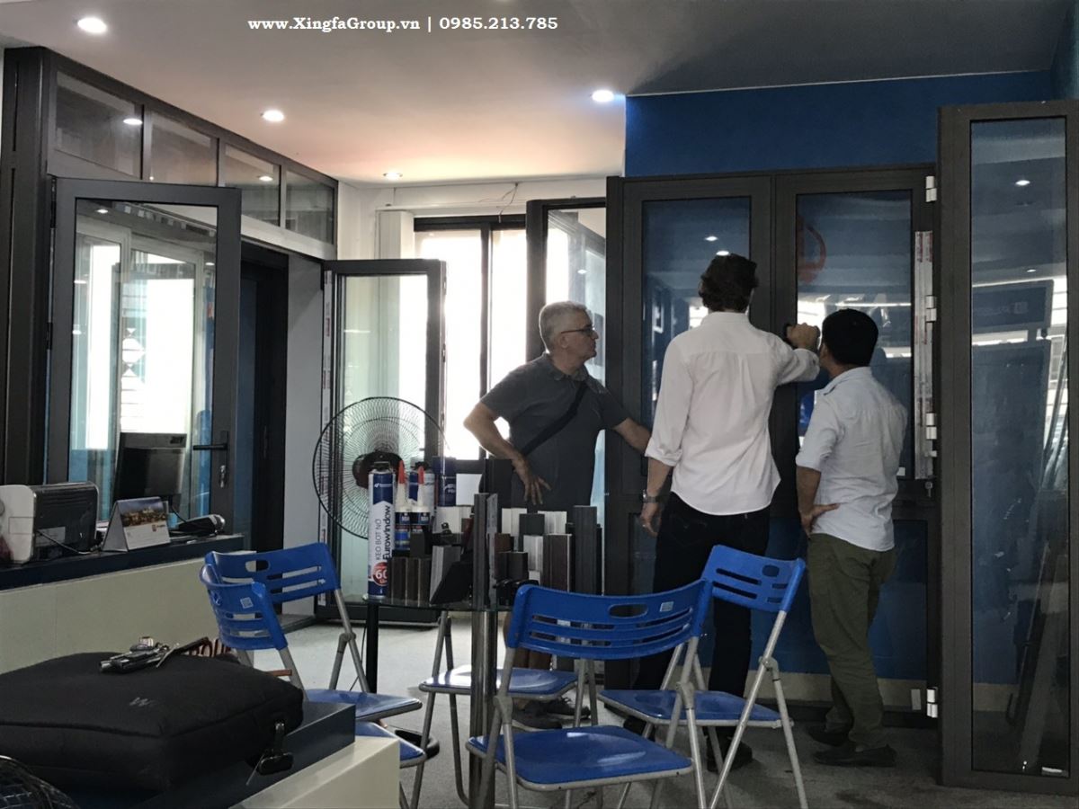 Quý khách hàng người Anh đến trực tiếp Xingfa Group để kiểm tra đánh giá chất lượng cửa nhôm Xingfa đạt chuẩn chất lượng Châu Âu Quý khách hàng người Anh đến trực tiếp Xingfa Group để kiểm tra đánh giá chất lượng cửa nhôm Xingfa đạt chuẩn chất lượng Châu Âu